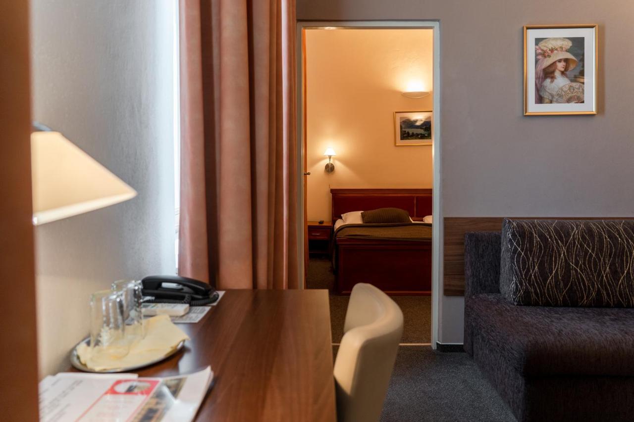 Hotel Grand Uherské Hradiště Eksteriør bilde
